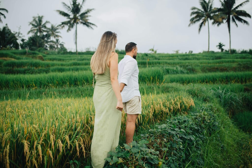 Bali travel guide Ubud rice fields couples